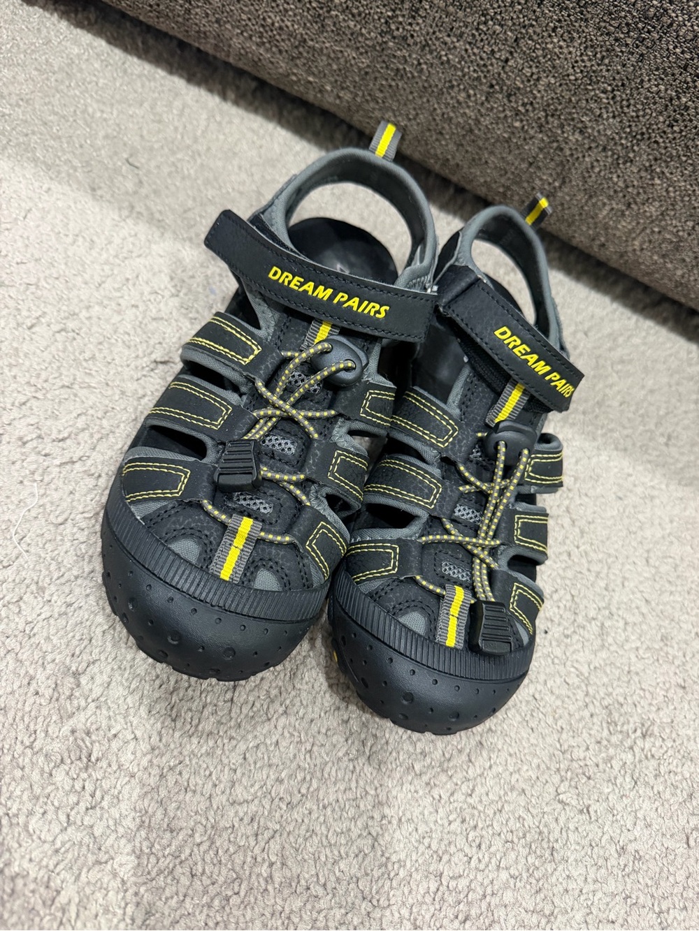 DREAM PAIRS Kids Sport Sandals Size 3 Black Yellow Closed Toe Outdoor Shoes